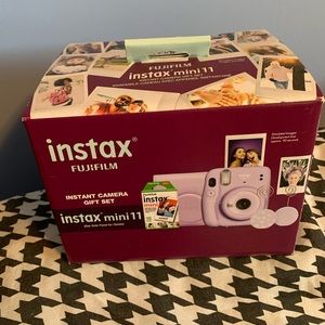 Fujifilm Instax Mini 11 Lilac Purple Instant Camera Gift Set